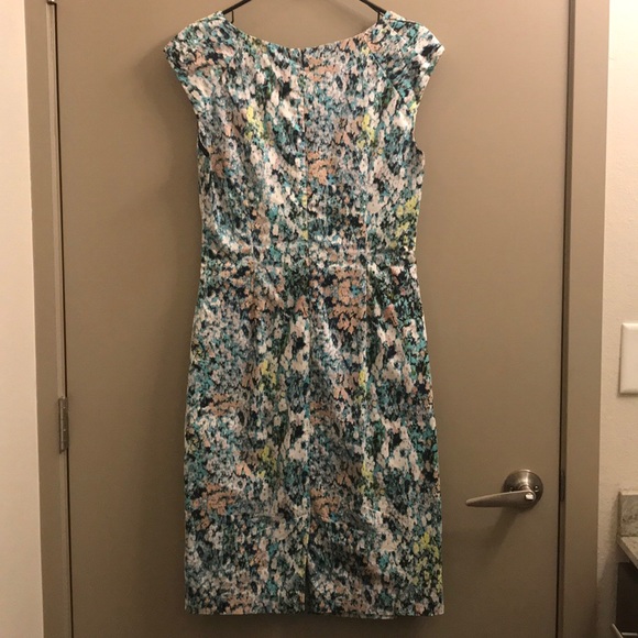 Beautiful floral dress - Picture 3 of 3